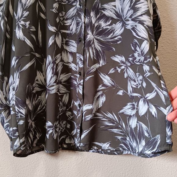 Banana Republic Factory Blouse Size Small Cold Shoulder Button Up Floral Green - Picture 10 of 12